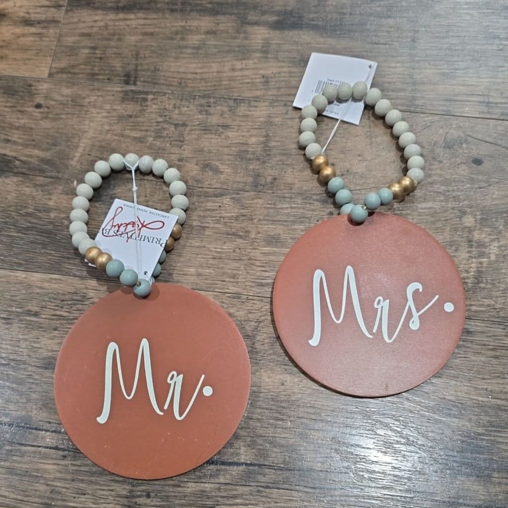 New 🔥 Primitives by Kathy Mr & Mrs decor